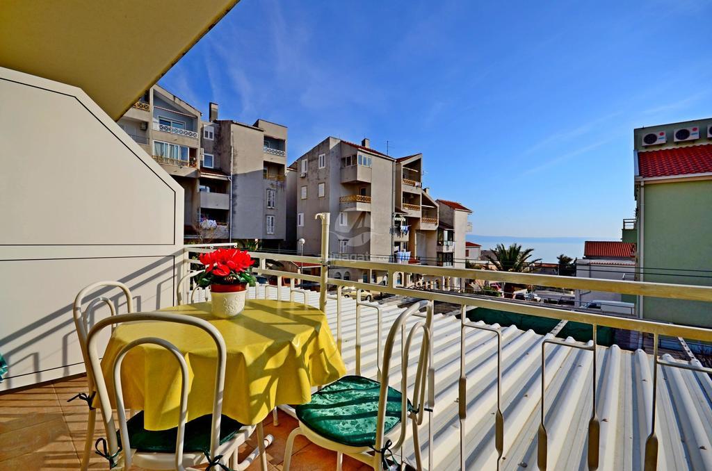 Apartments Mario With Private Parking Makarska Quarto foto