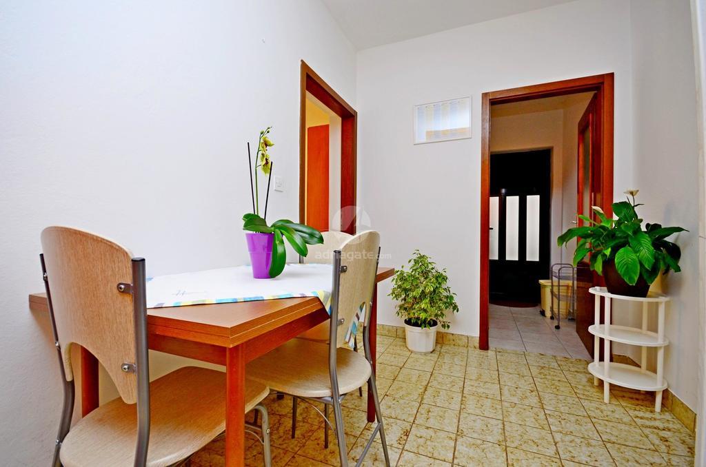 Apartments Mario With Private Parking Makarska Quarto foto