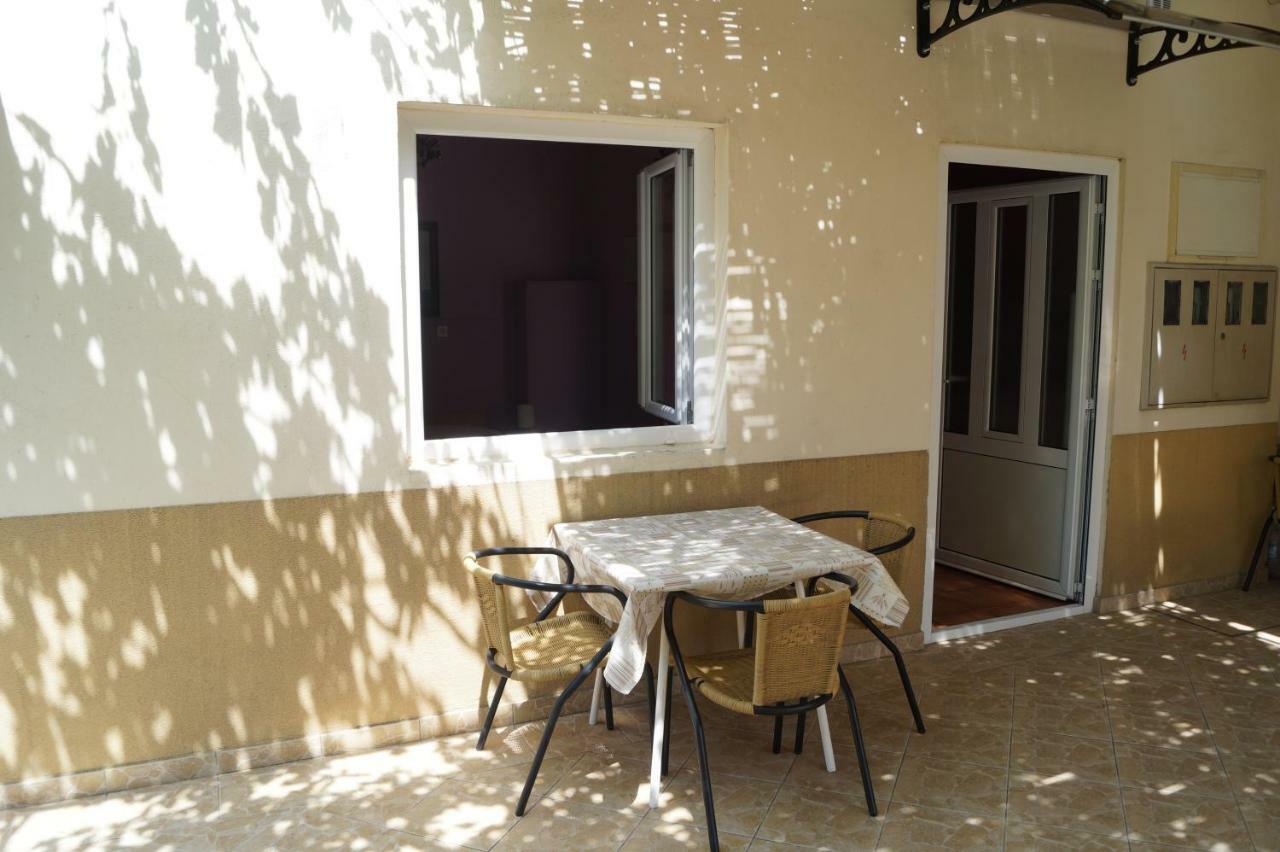 Apartments Mario With Private Parking Makarska Exterior foto